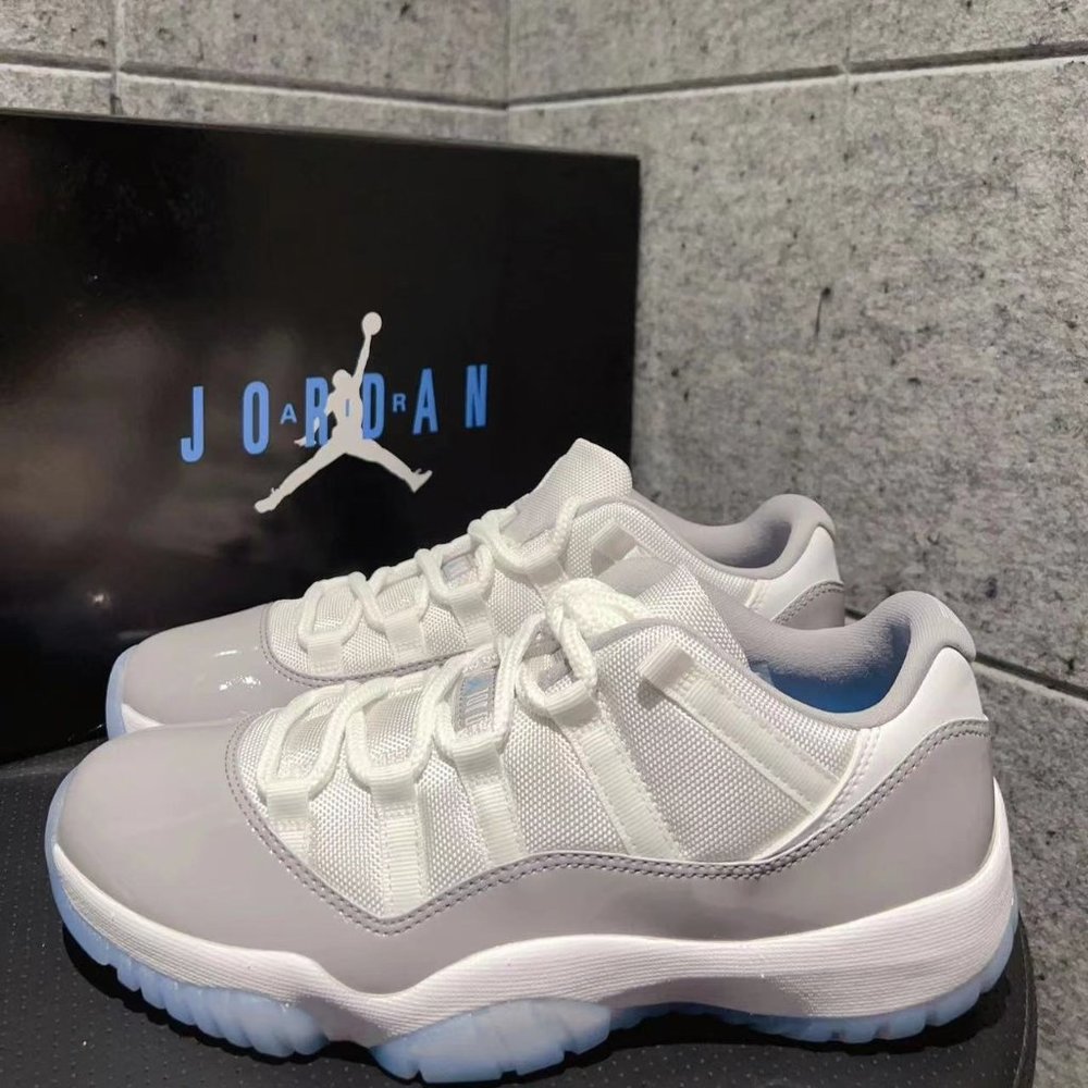 Air Jordan 11 low Cenment Grey